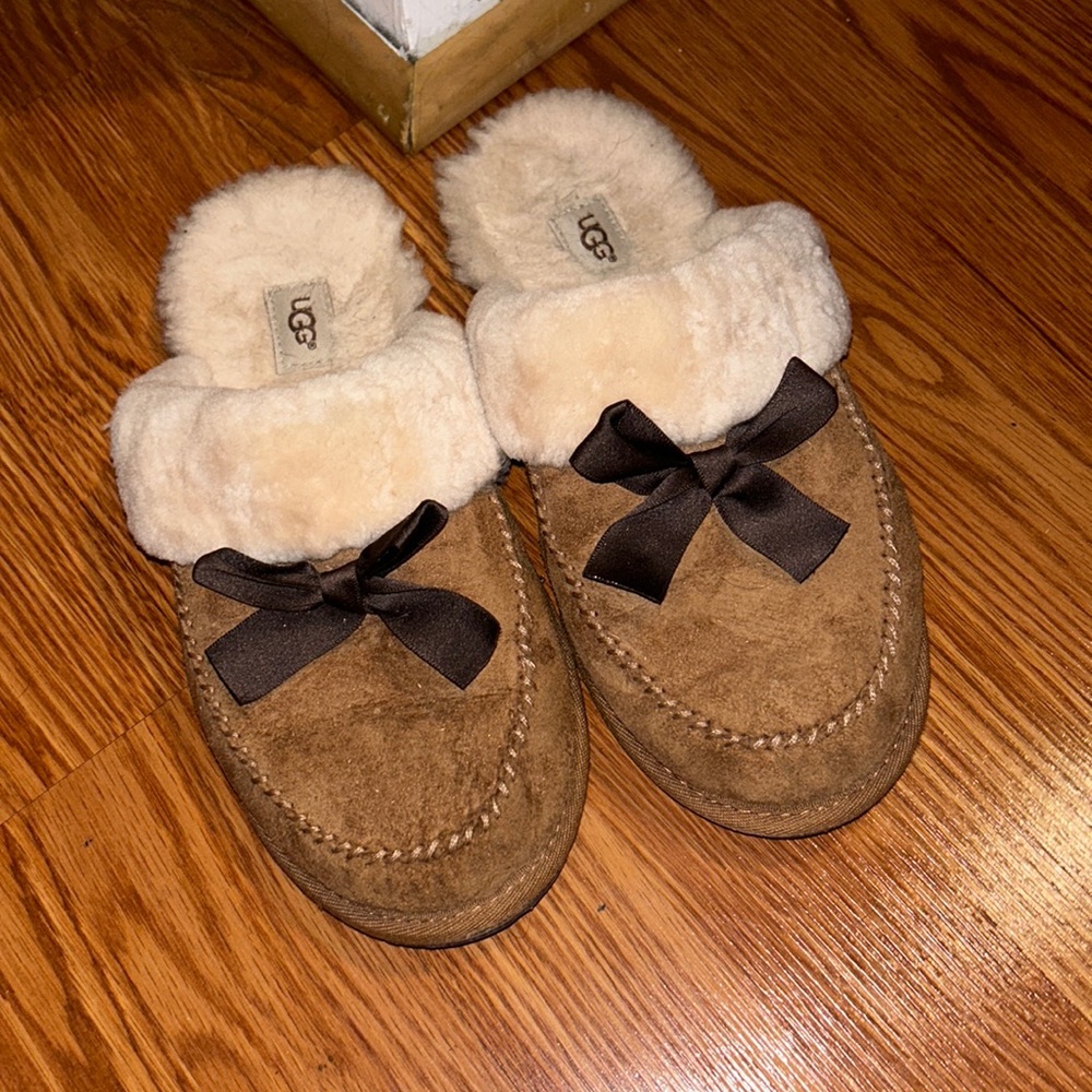 UGG